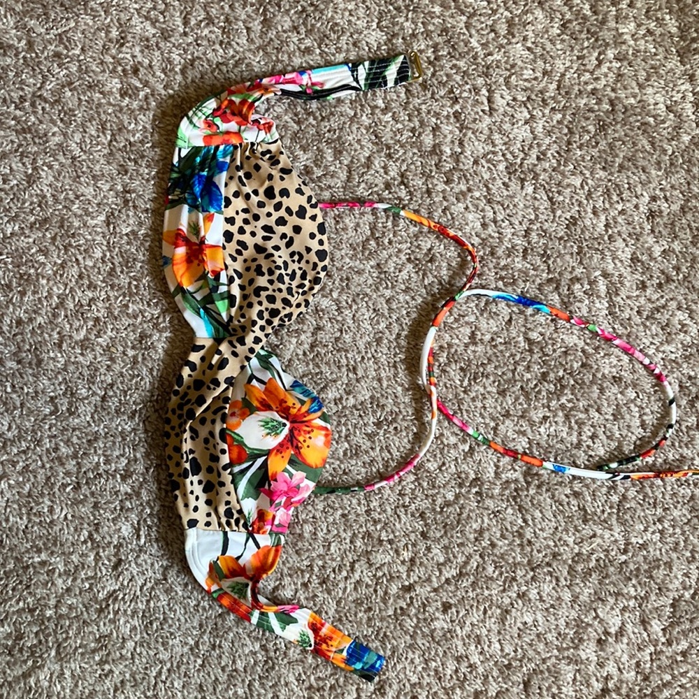 Victoria’s Secret strapless bikini top small